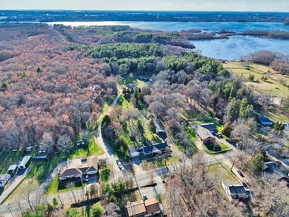 4th image of 222 Blossom Rd
