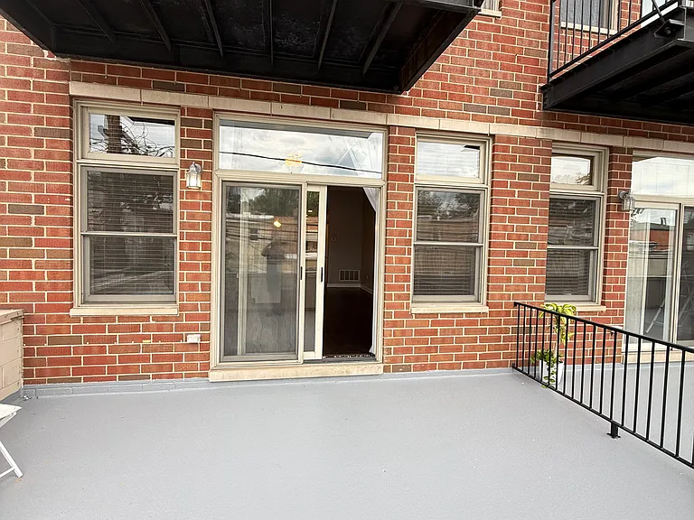 837 S Western Ave — Photo 9