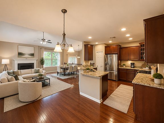 5th image of 526 Grosvenor Ln