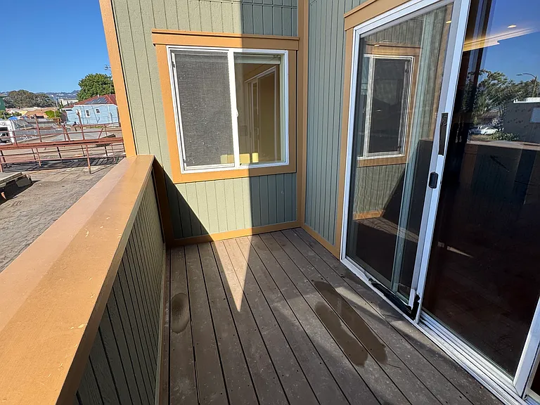 2415 San Pablo Ave #4 — Photo 14