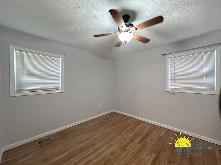 166 Rainbow Dr NW — Photo 7