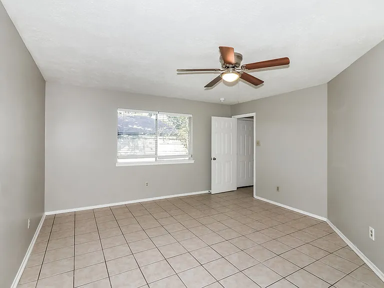 10111 King Ranch Ln — Photo 9