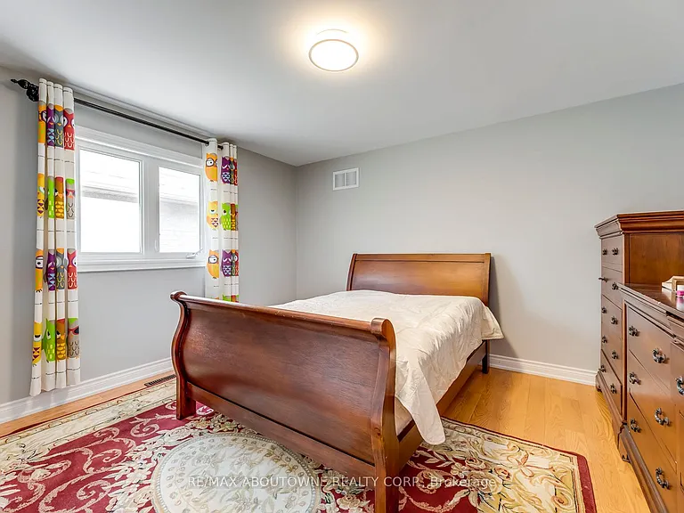 2481 Taylorwood Dr — Photo 32