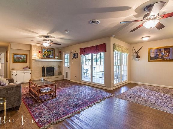 5th image of 2318 Regent Dr