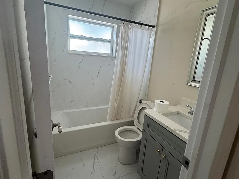 1869 Windsor Dr — Photo 8
