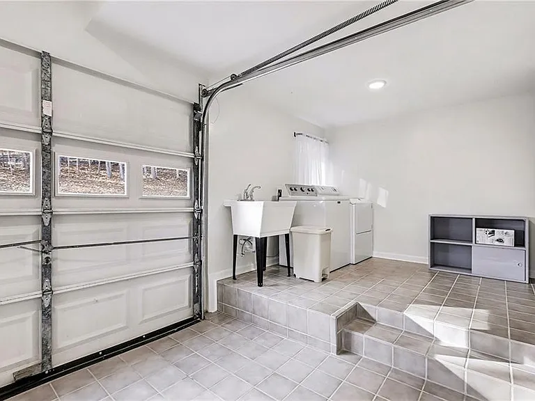 241 Nacoochee Dr — Photo 37