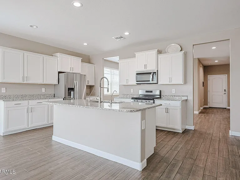 30897 W Catalina Dr — Photo 2