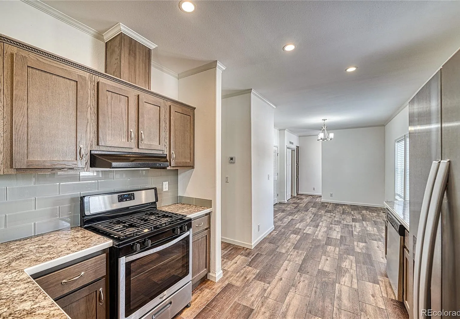3 bed, 2.5 bath, 1660 sqft, $2,650 — Photo 3