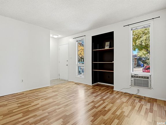 3rd image of 185 Thomson Avenue