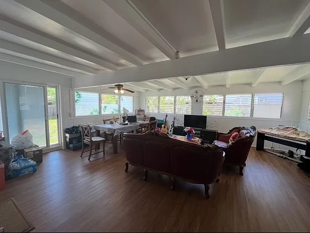 3 bed, 1024 sqft, $950 — Photo 1