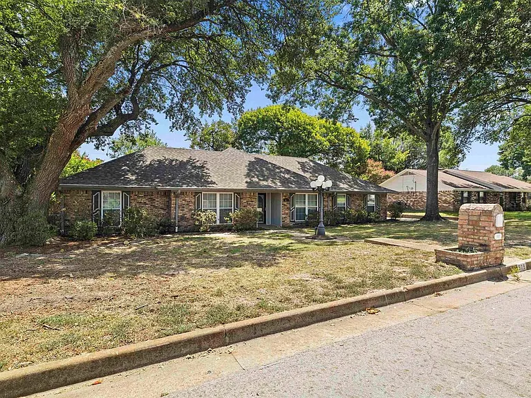 809 David Dr — Photo 19