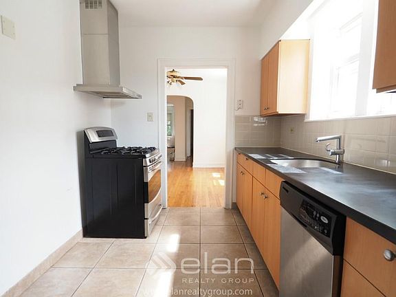 2nd image of 3644 N Marshfield Ave #2
