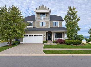 3760 N Beach St, Bay Harbor, MI 49770