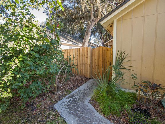 3rd image of 1196 Cove Landing Dr