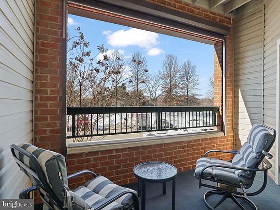 3rd image of 7055 Heritage Hunt Dr APT 211