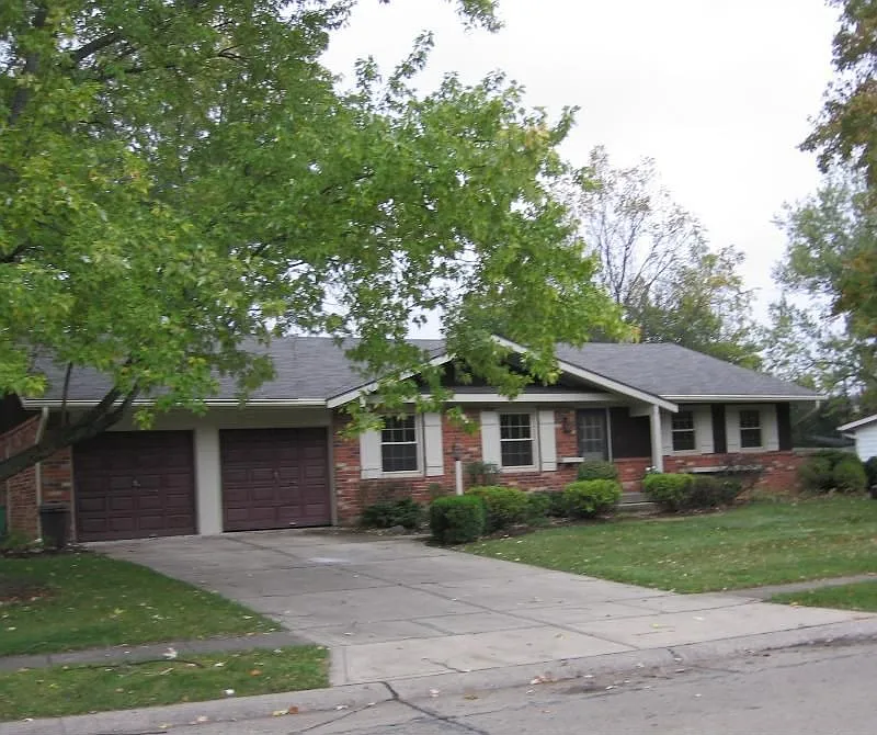 755 College Way photo 1