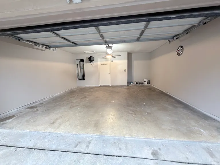 806 Burr Oak Dr — Photo 3