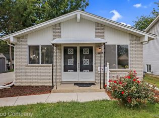 27857 Barrington St, Madison Heights, MI