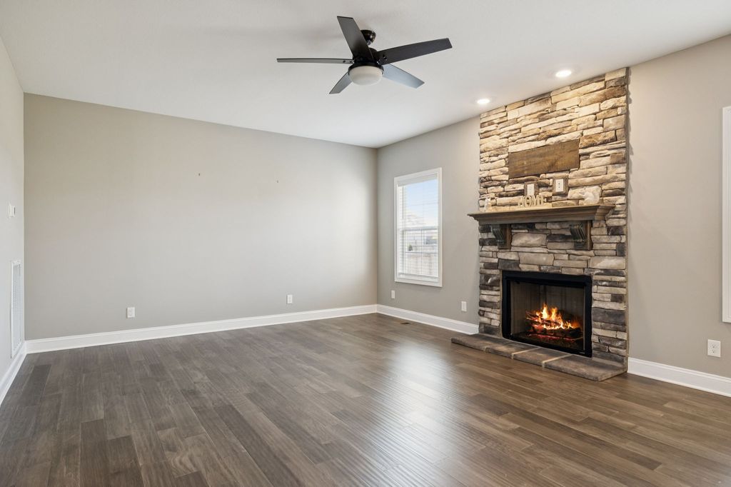 323 Bluebriar Trce, Clarksville, TN - More