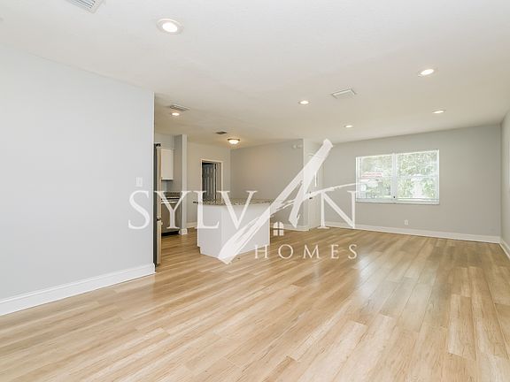 016-photo-living-room-11553359_08232022