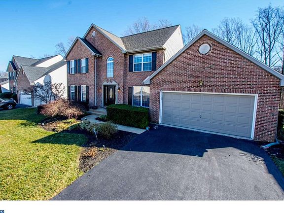 2nd image of 118 Bromley Dr