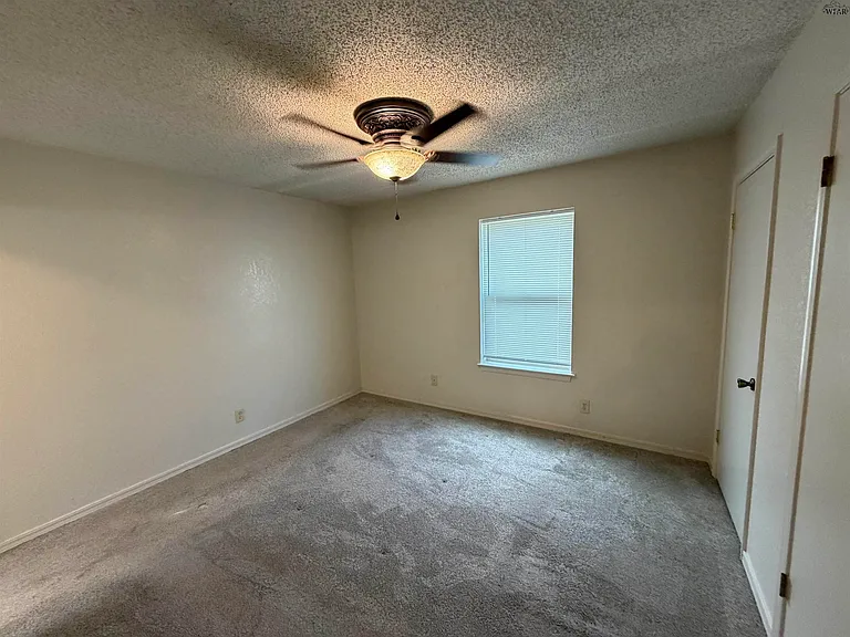4830 Lovers Ln — Photo 7