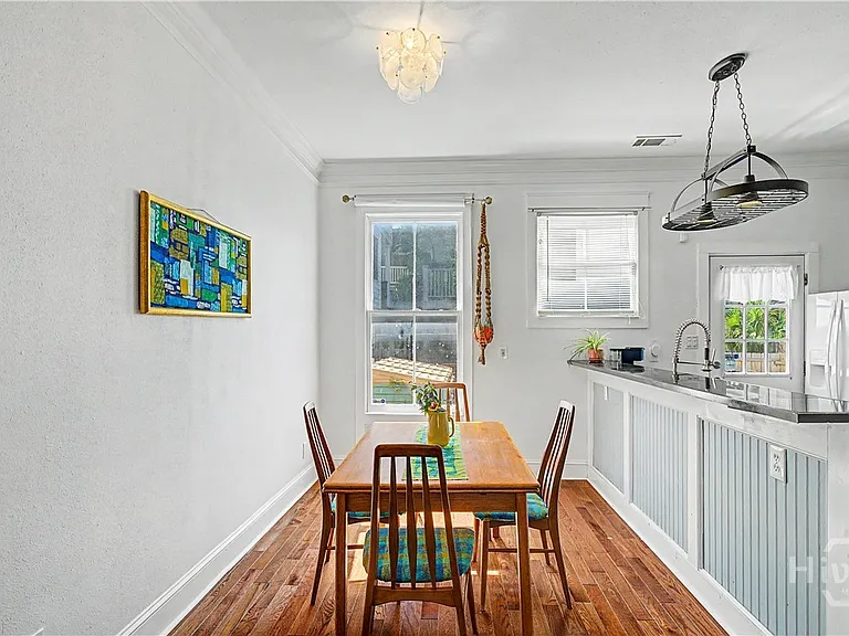 1410 Jefferson St — Photo 17