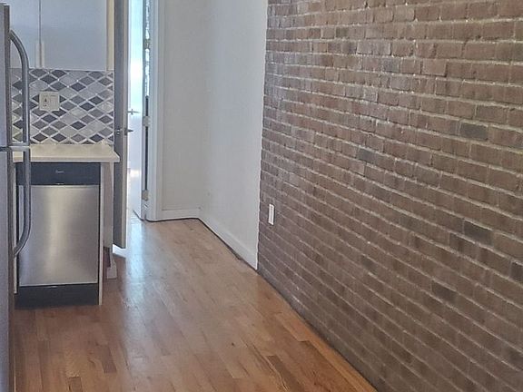 3rd image of 518 Grand St APT 2R