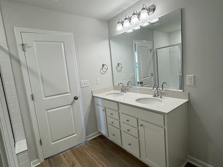 721 Branthurst Dr — Photo 13