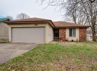 2060 S Roanoke Ave, Springfield, MO 65807