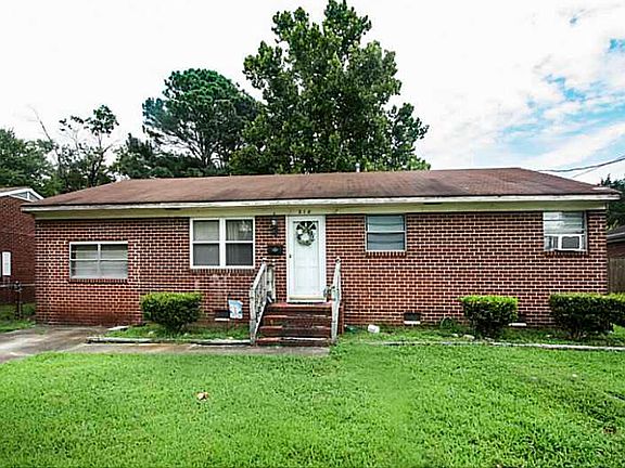 4th image of 210 Martha Lee Dr