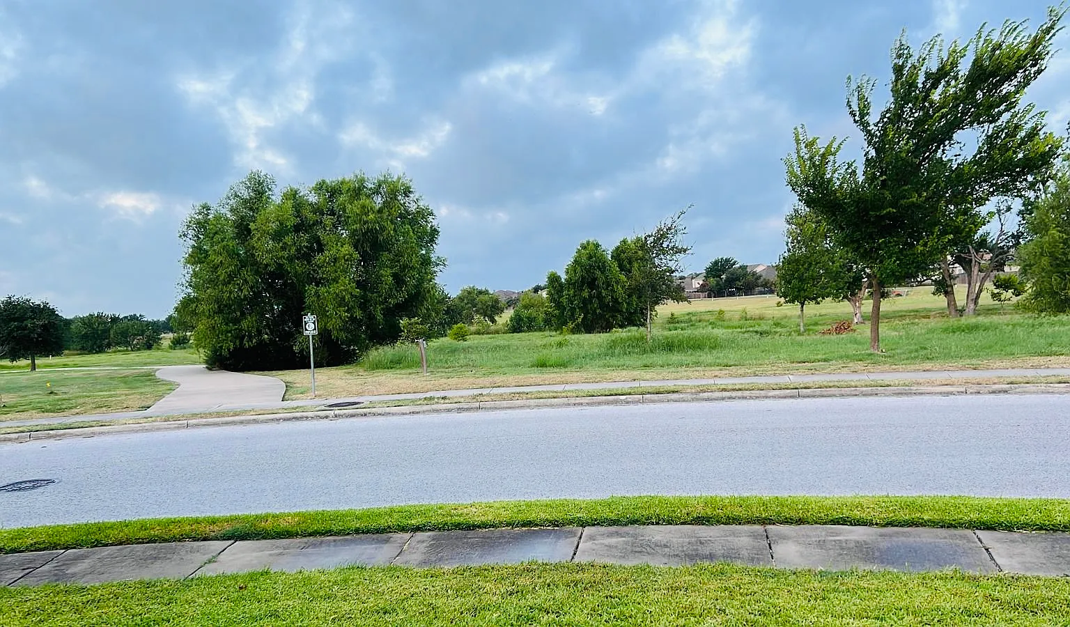 3 bed, 2062 sqft, $2,500 — Photo 3