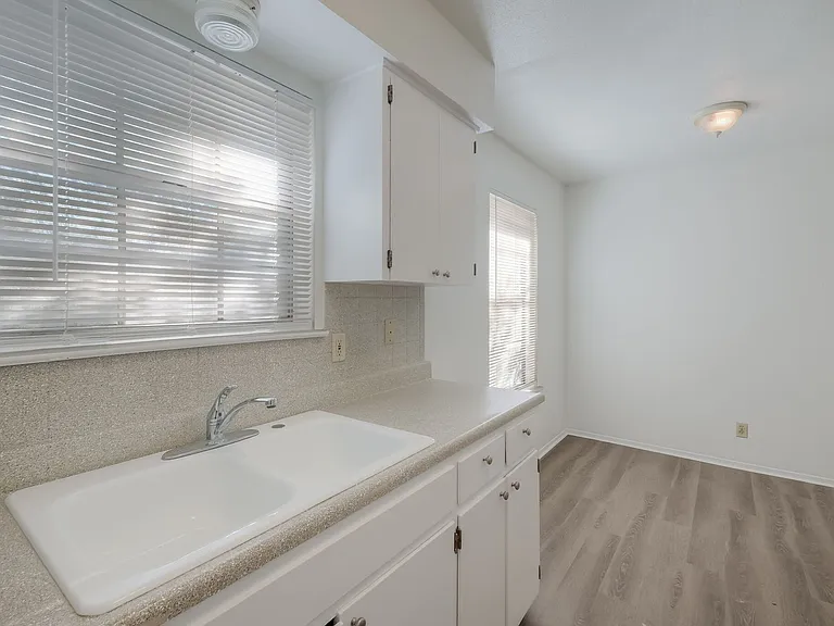 235 E Mulberry Ave #302 — Photo 9