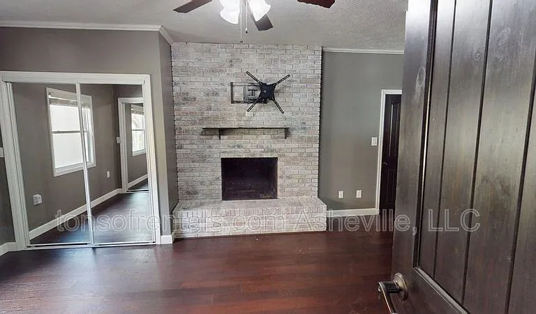 423 Crest Rd — Photo 11