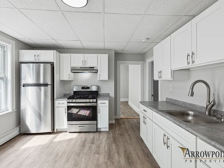 33 Jordan St #1R — Photo 4