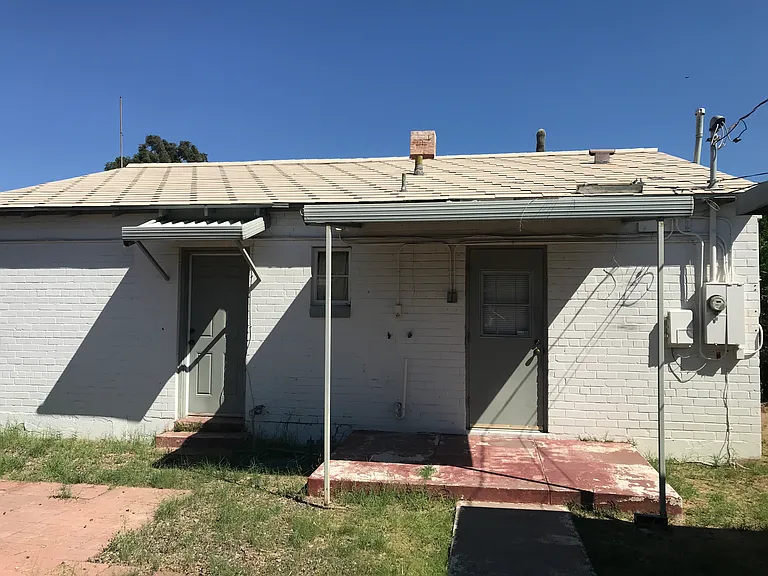 1616 E Waverly St — Photo 5