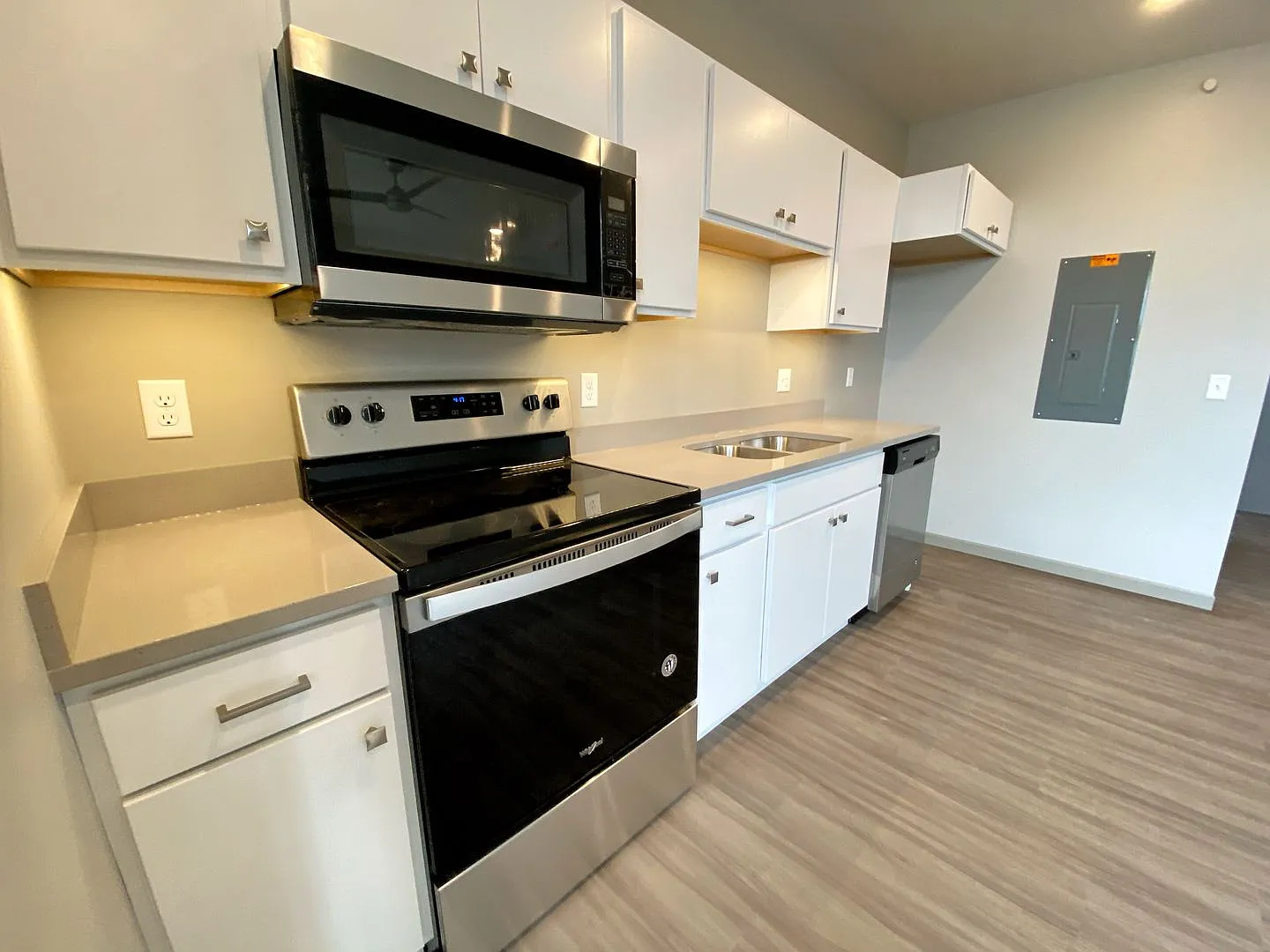 Skyway Property Holdings, LLC - (Studio 5) — Photo 4