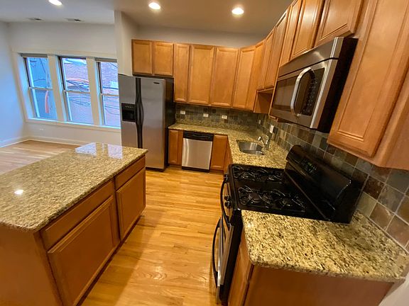 2nd image of 6816 N Ashland Blvd APT 3D
