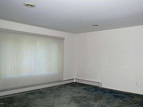 4th image of 69 Nostrand Dr