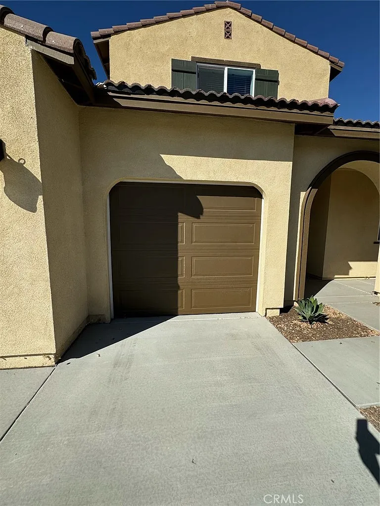 1 bed, 4134 sqft, $2,450 — Photo 1