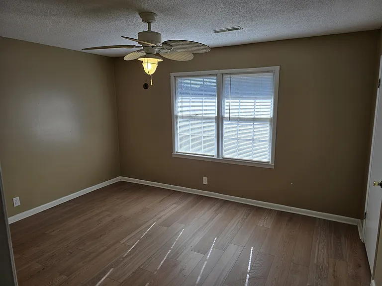 1951 Meadowbrook Cir #1951 — Photo 16