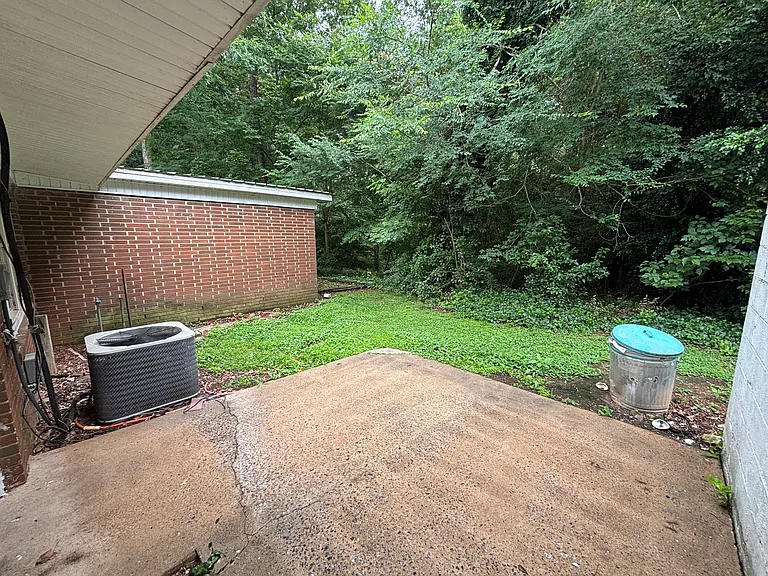 825 Venita Dr — Photo 5