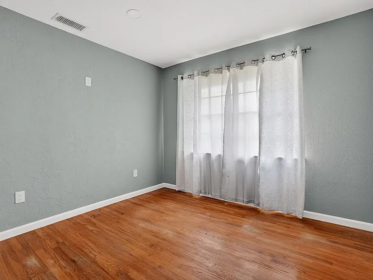 4427 Leddy Dr — Photo 27