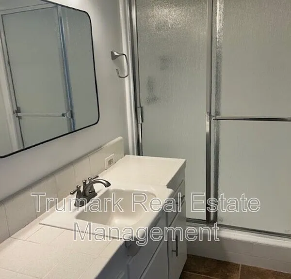 1346 N Columbus Ave #3 — Photo 10