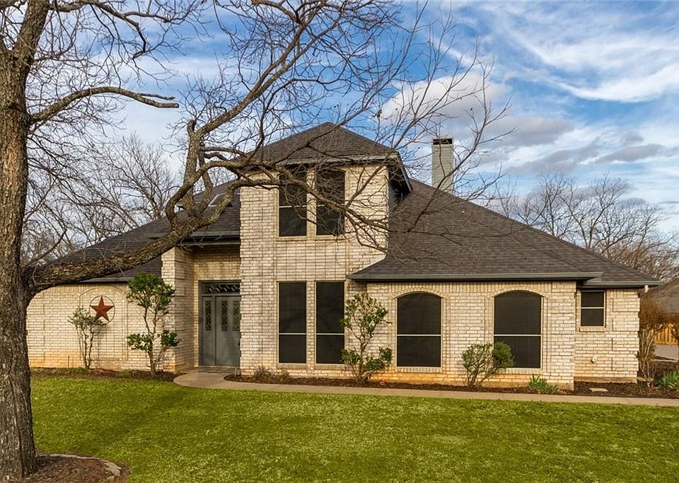 1st image of 6105 Belvidere Cir