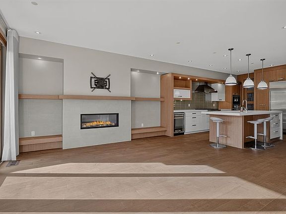 5th image of 3816 W 17th St SW