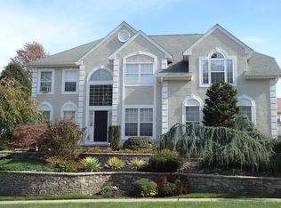 357 Deer Dr, Langhorne, PA 19047