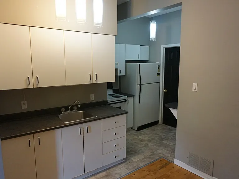 66 Russell Ave — Photo 5
