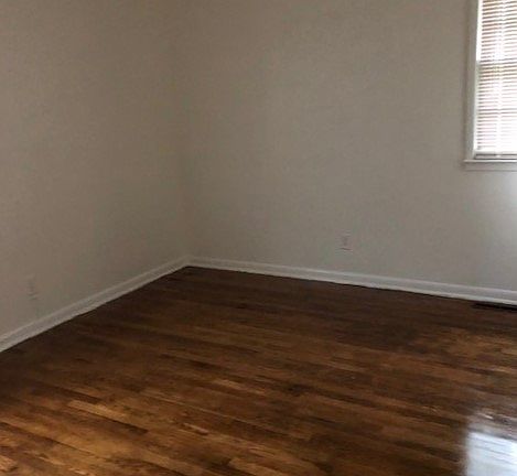 3rd image of 1129 Carrington Cres S