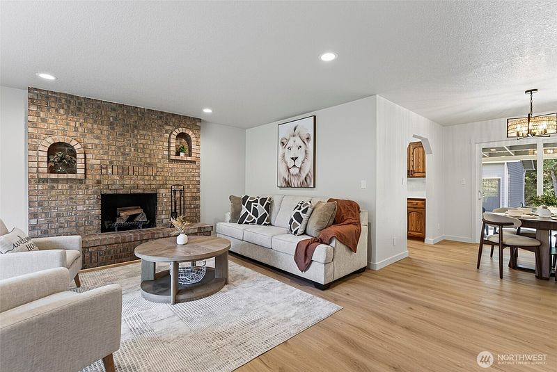 5th image of 2839 Parkview Drive